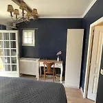 Les Rocailles Bed & Breakfast 4*