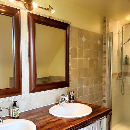 Les Rocailles Bed & Breakfast *