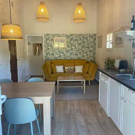 Les Rocailles Couette-café 4*
