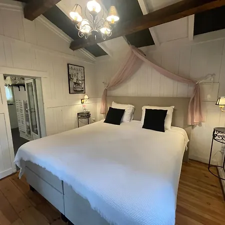 Bed & Breakfast Les Rocailles 4*