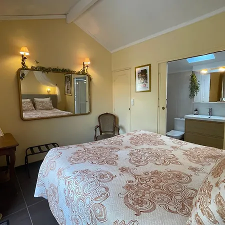 Les Rocailles Couette-café 4*