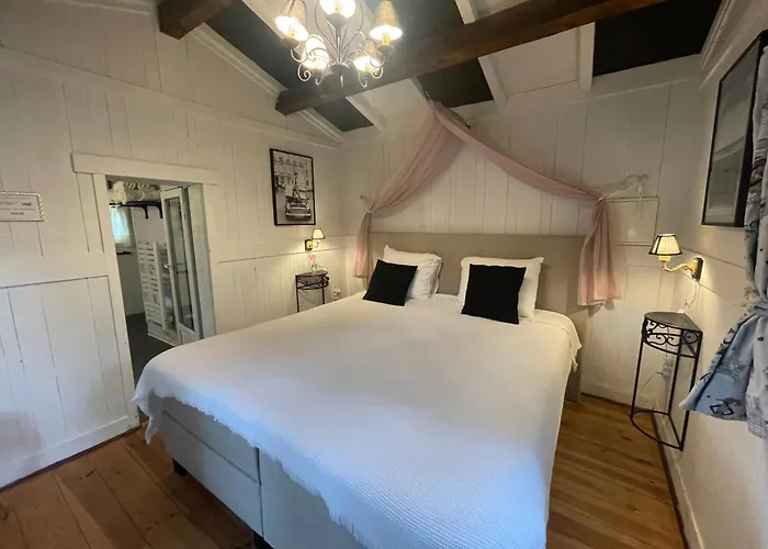 Bed and breakfast Les Rocailles 4*